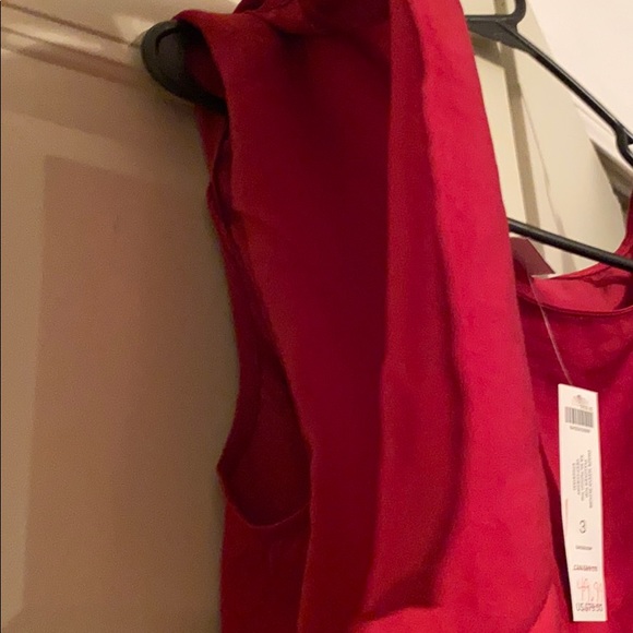 ✨NWT Chico’s red flutter top - Picture 4 of 8